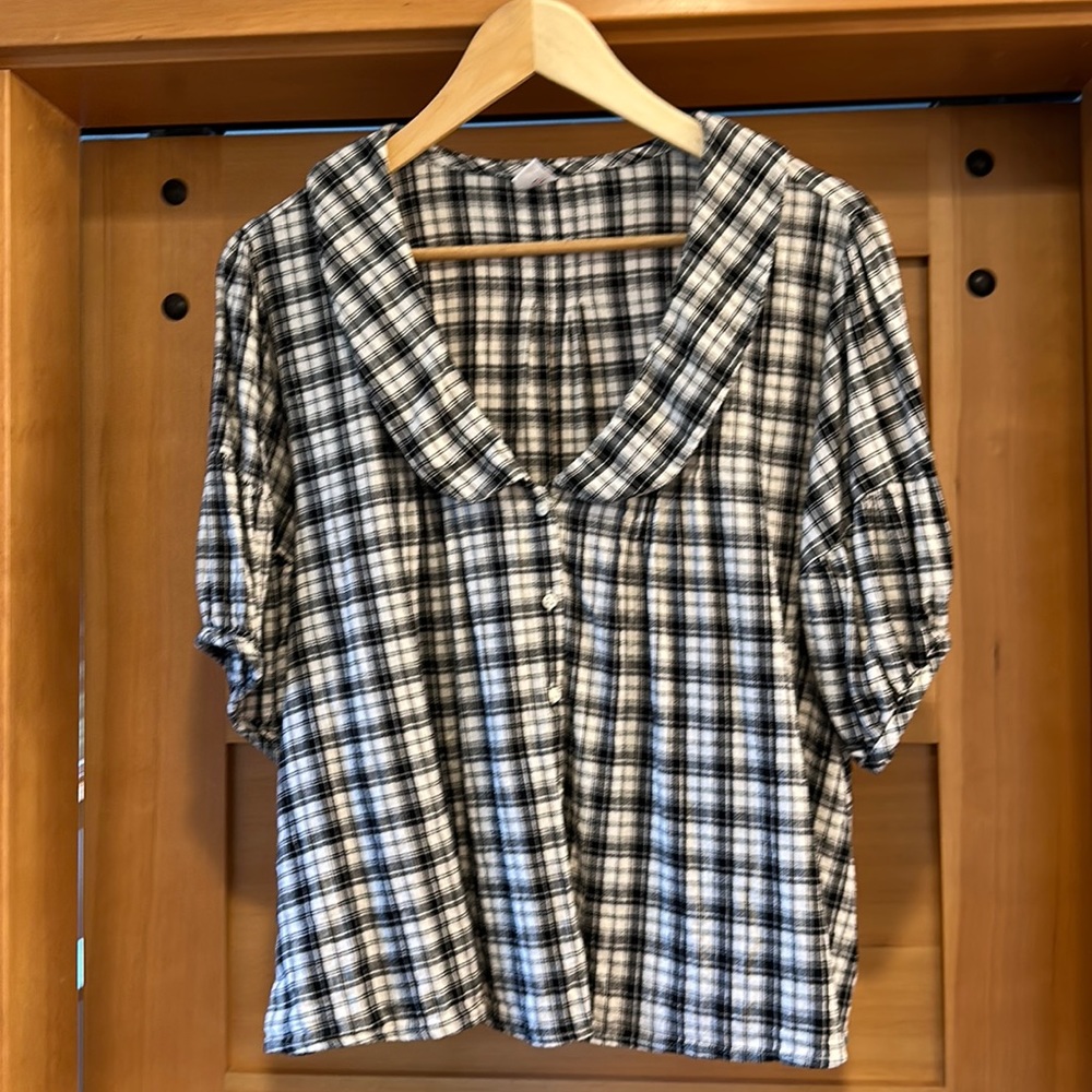 Old Navy Peter Pan Collar Blouse